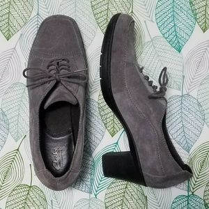 Clarks Bendables Gray Suede Heels 9.5